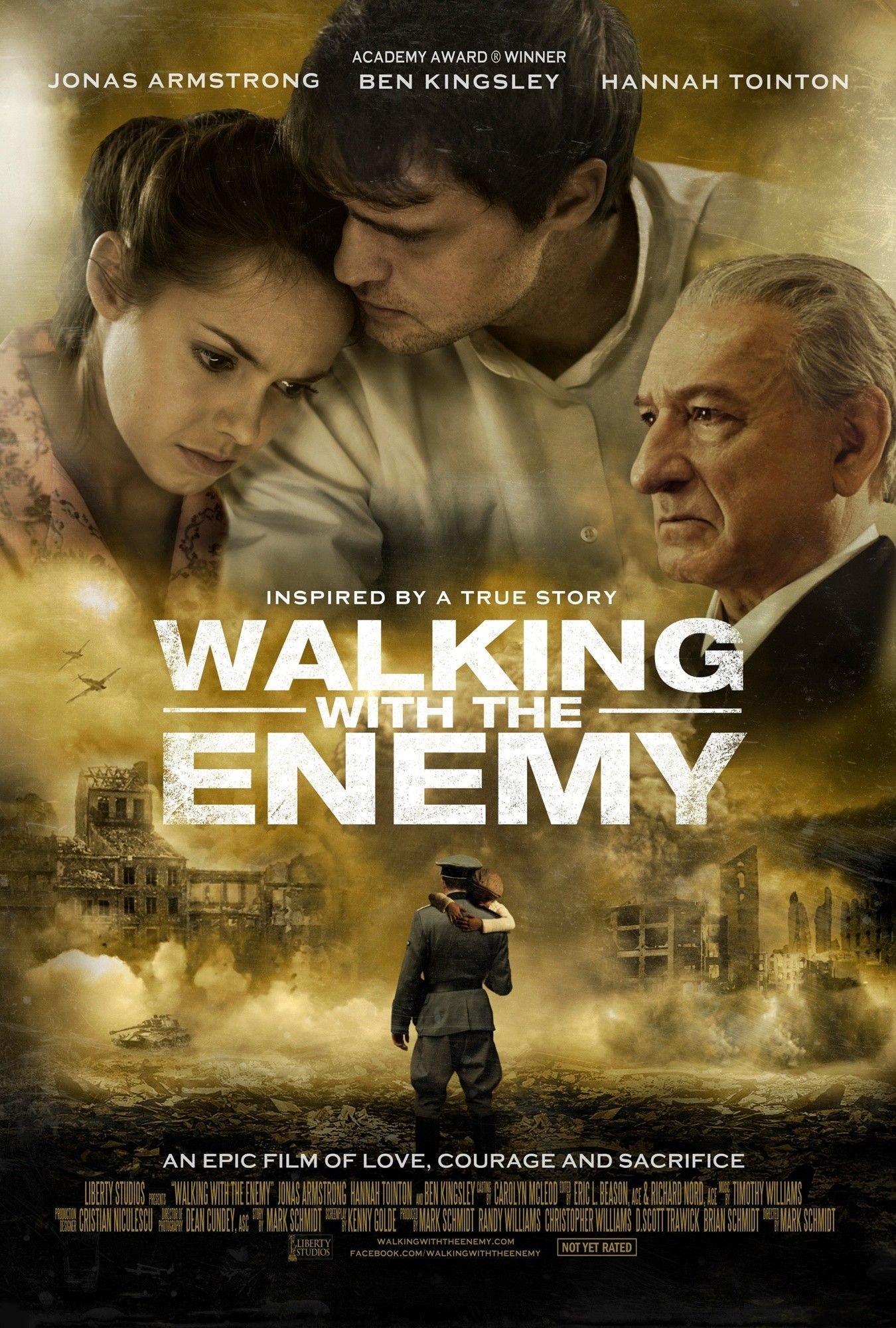 L'affiche du film Walking with the Enemy