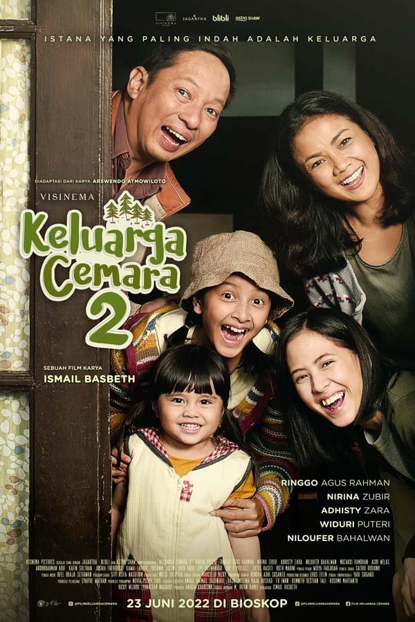 Indonesian poster of the movie Keluarga Cemara 2